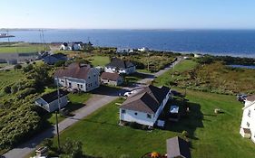 Mama'S By The Sea B&B